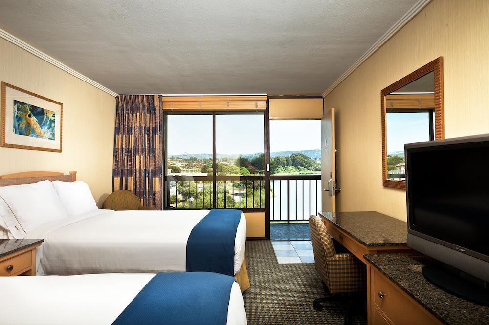 Holiday Inn Express At Monterey Bay By Ihg Seaside Exterior foto