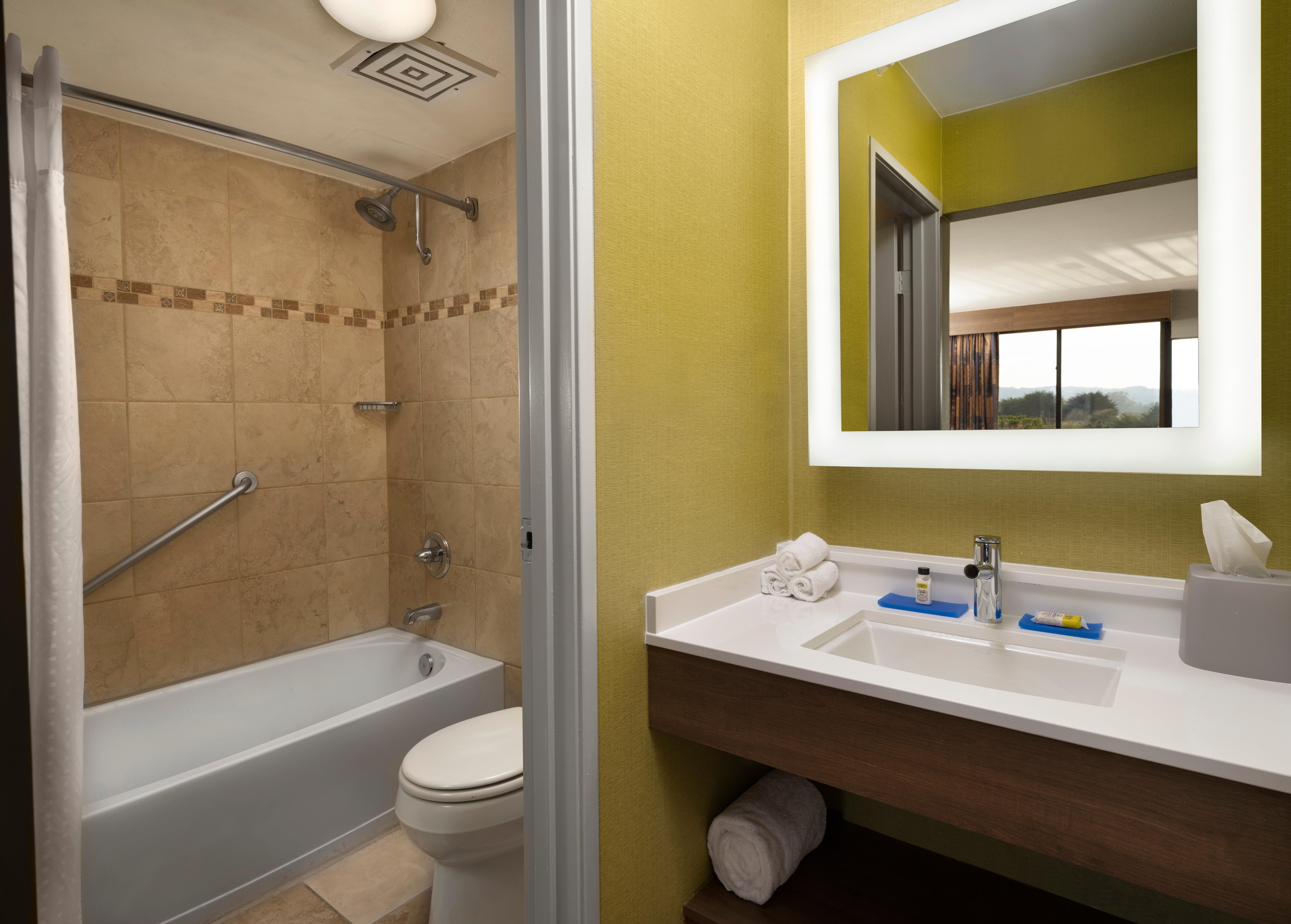 Holiday Inn Express At Monterey Bay By Ihg Seaside Exterior foto